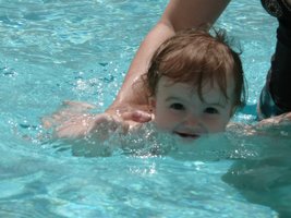 Devon_in_Pool-002-t.jpg