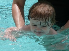 Devon_in_Pool-003-t.jpg